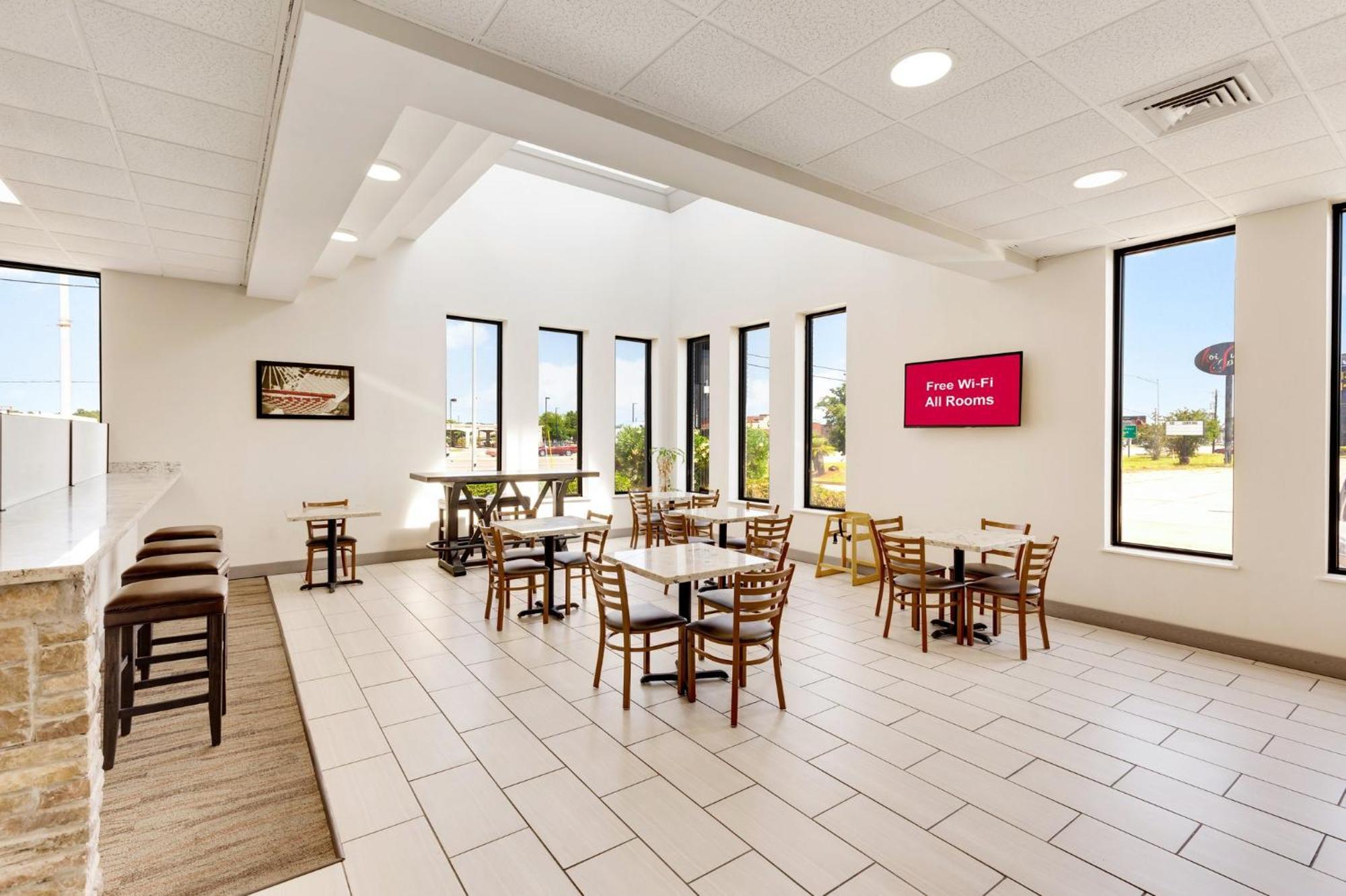 Red Roof Inn Gulfport - Biloxi Airport Bagian luar foto
